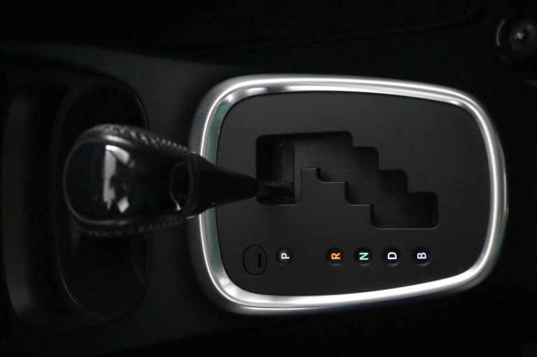 Toyota Yaris - 1.5 Hybrid Dynamic 27