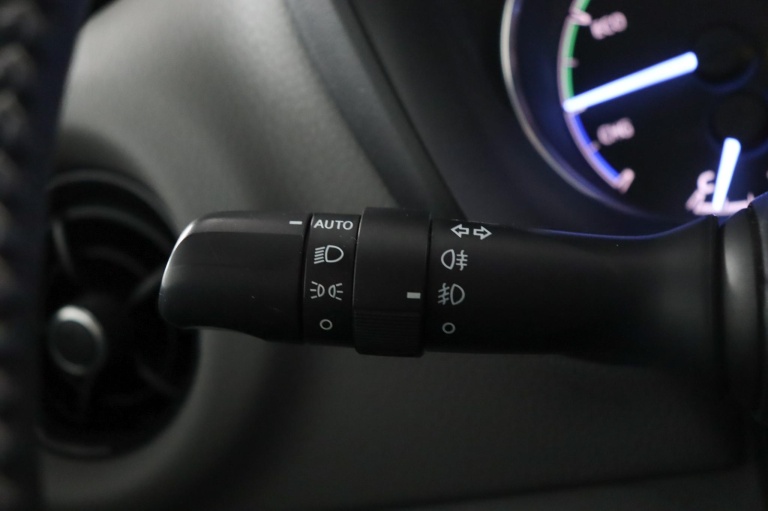 Toyota Yaris - 1.5 Hybrid Dynamic 31
