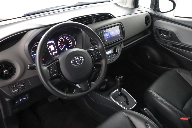 Toyota Yaris - 1.5 Hybrid Dynamic 47