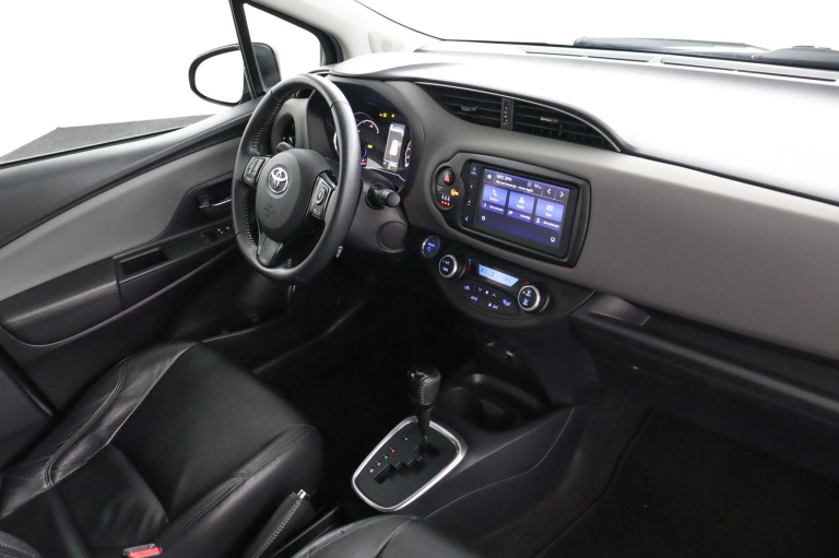 Toyota Yaris - 1.5 Hybrid Dynamic 49