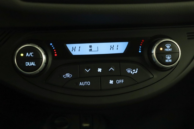 Toyota Yaris - 1.5 Hybrid Dynamic 7