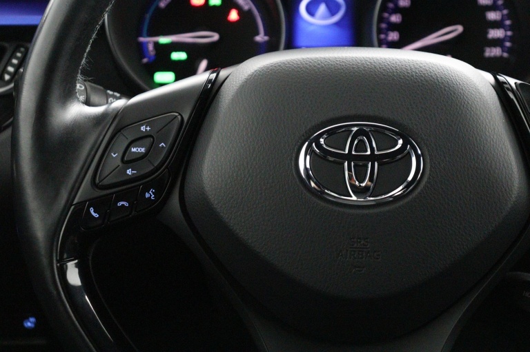 Toyota C-HR - 1.8 Hybrid Bi-Tone Li 18
