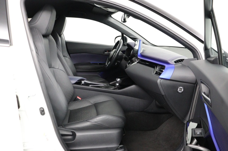 Toyota C-HR - 1.8 Hybrid Bi-Tone Li 21