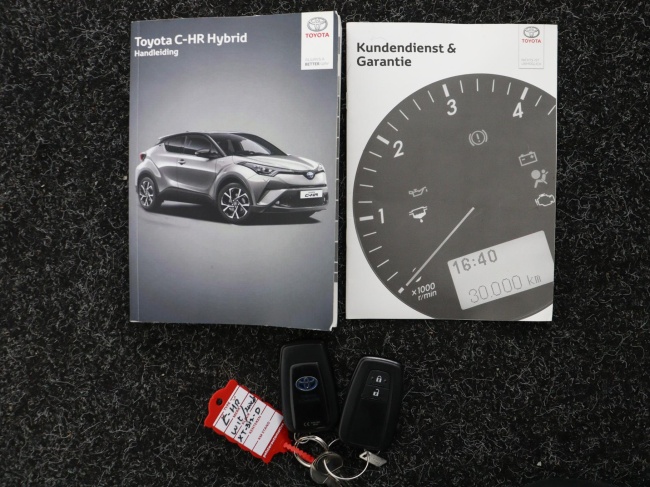 Toyota C-HR - 1.8 Hybrid Bi-Tone