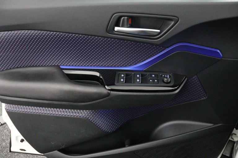 Toyota C-HR - 1.8 Hybrid Bi-Tone 28