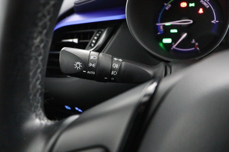 Toyota C-HR - 1.8 Hybrid Bi-Tone 32