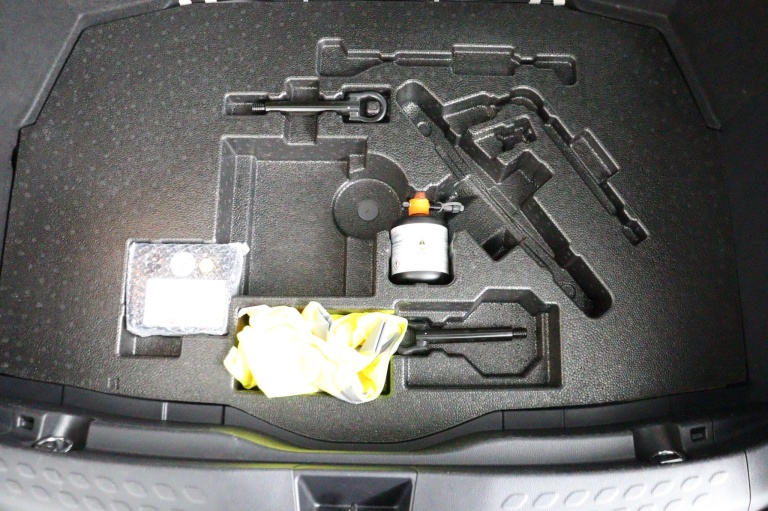 Toyota C-HR - 1.8 Hybrid Bi-Tone 35