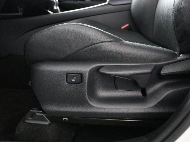 Toyota C-HR - 1.8 Hybrid Bi-Tone