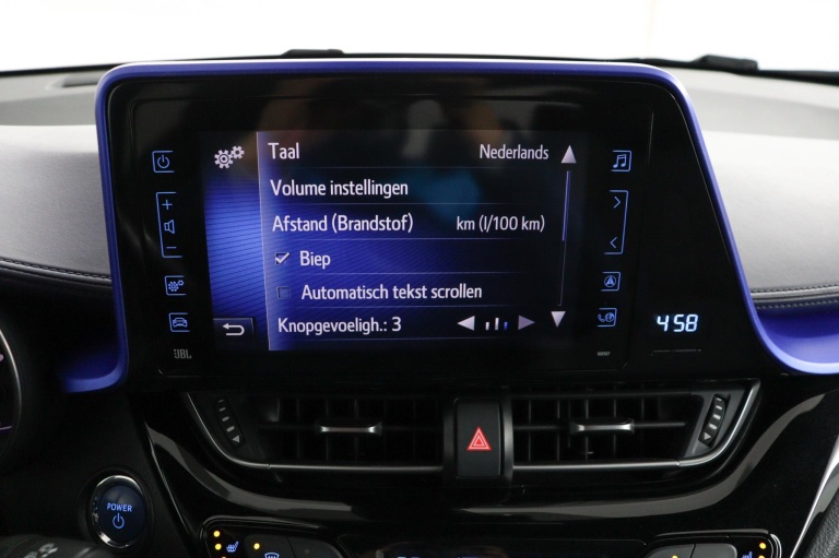 Toyota C-HR - 1.8 Hybrid Bi-Tone 52