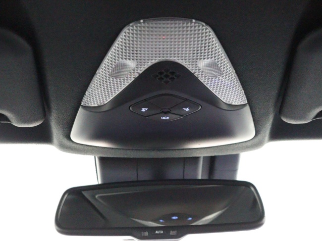 Toyota C-HR - 1.8 Hybrid Bi-Tone