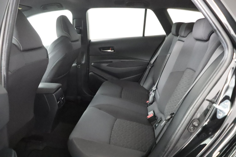 Toyota Corolla Touring Sports - 2.0 Hybrid Dynamic 18