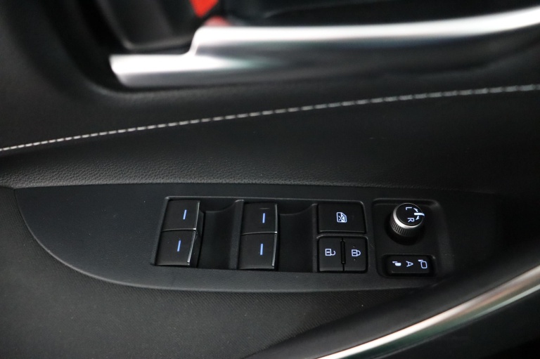 Toyota Corolla Touring Sports - 2.0 Hybrid Dynamic 28