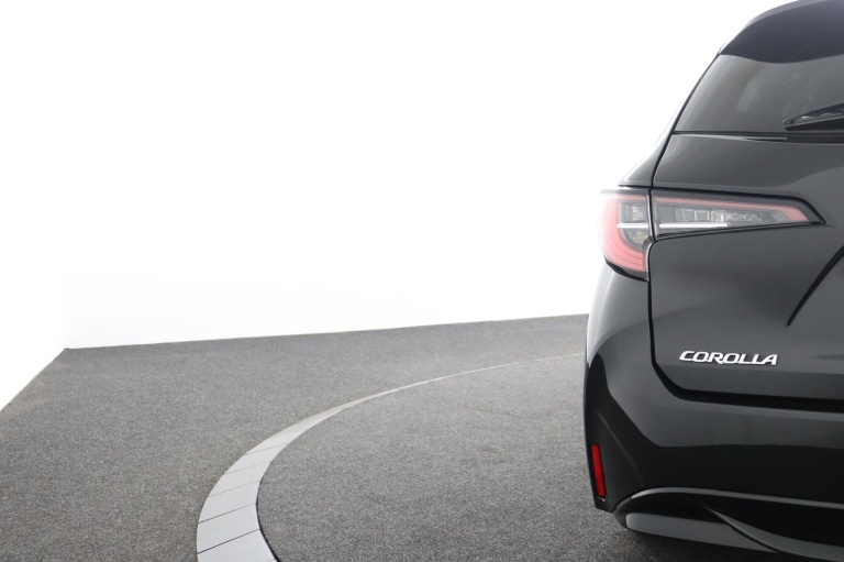 Toyota Corolla Touring Sports - 2.0 Hybrid Dynamic 38