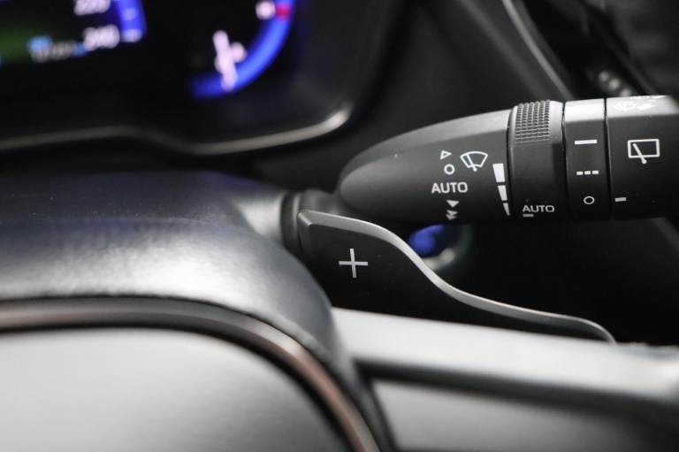 Toyota Corolla Touring Sports - 2.0 Hybrid Dynamic 41