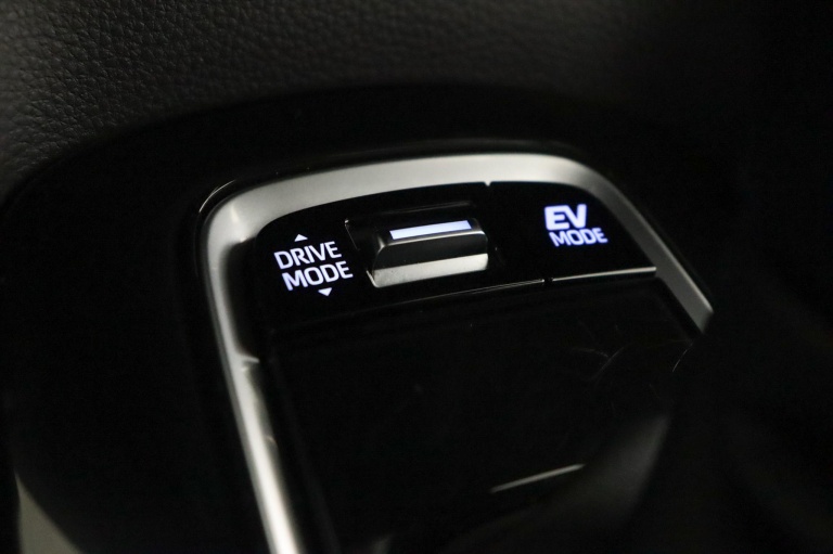 Toyota Corolla Touring Sports - 2.0 Hybrid Dynamic 47