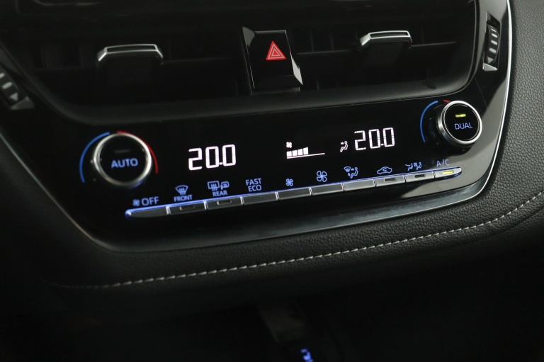 Toyota Corolla Touring Sports - 2.0 Hybrid Dynamic 7