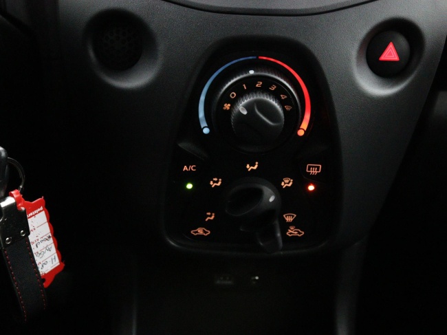 Toyota Aygo - 1.0 VVT-i x-fun