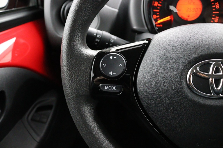 Toyota Aygo - 1.0 VVT-i x-fun 12