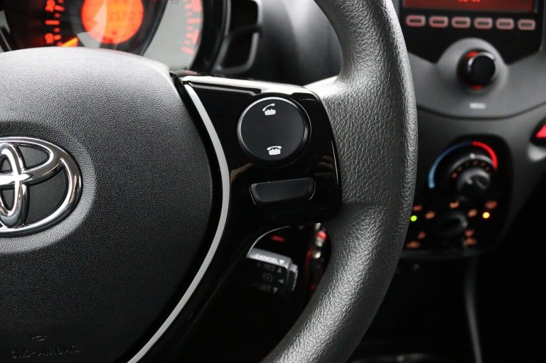 Toyota Aygo - 1.0 VVT-i x-fun 13