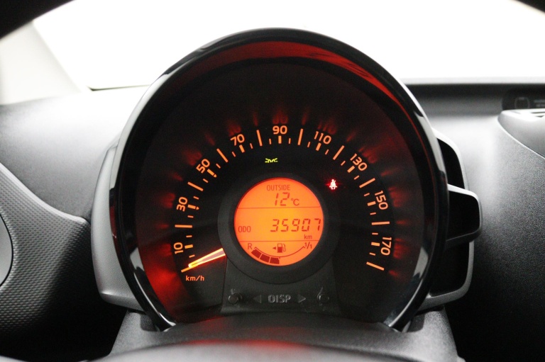 Toyota Aygo - 1.0 VVT-i x-fun 16