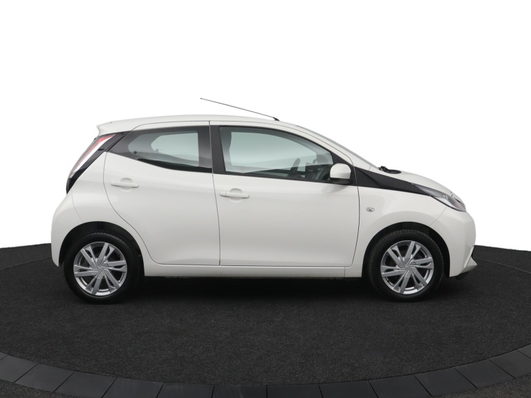 Toyota Aygo - 1.0 VVT-i x-play 13