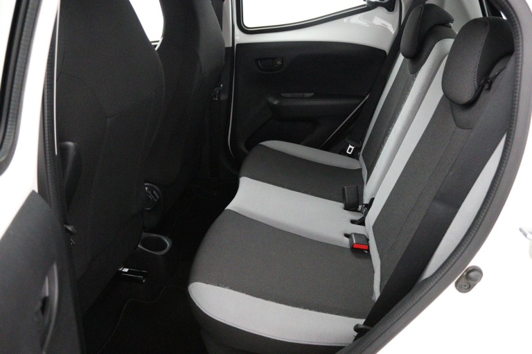 Toyota Aygo - 1.0 VVT-i x-play 18