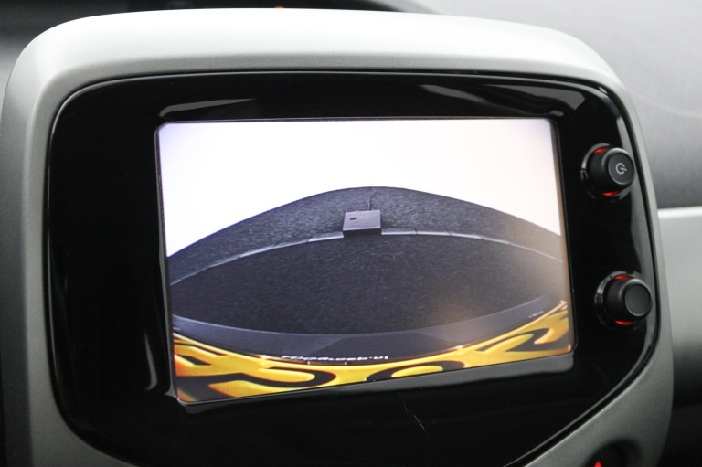 Toyota Aygo - 1.0 VVT-i x-play 9