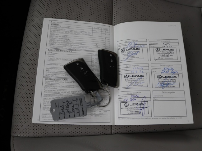 Lexus UX - 250h Executive Line