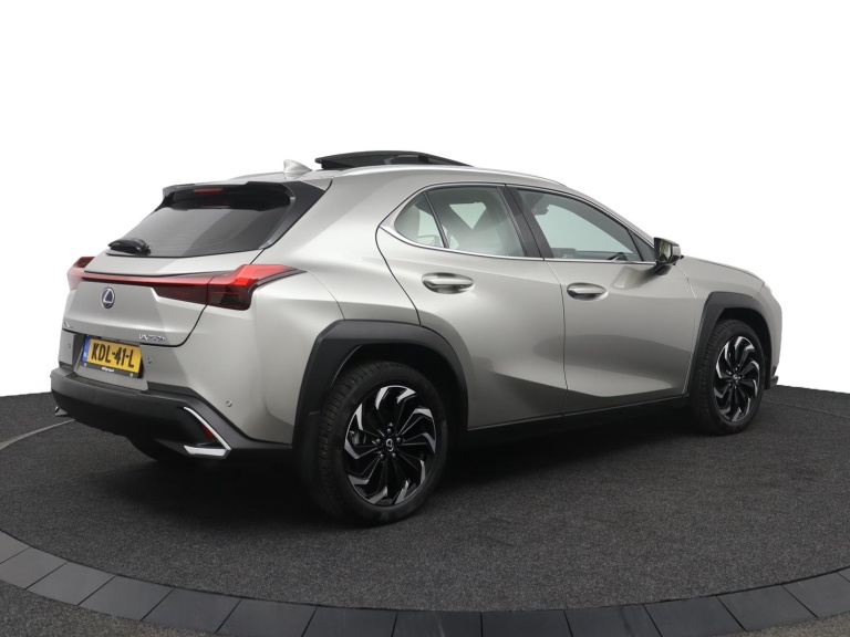 Lexus UX - 250h Executive Line 2