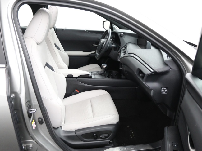 Lexus UX - 250h Executive Line