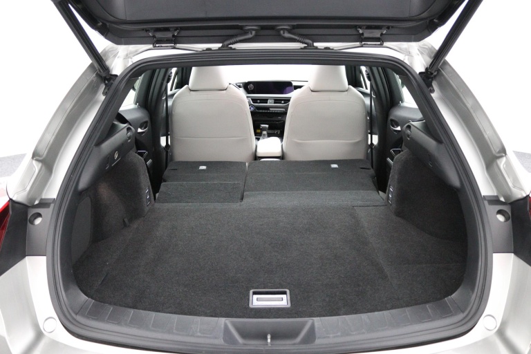 Lexus UX - 250h Executive Line 25