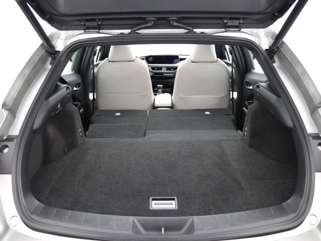 Lexus UX - 250h Executive Line