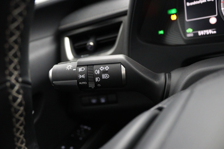 Lexus UX - 250h Executive Line 30