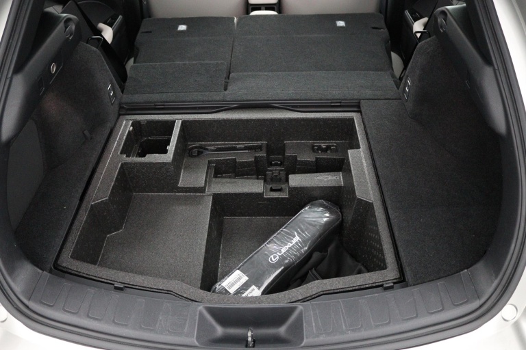 Lexus UX - 250h Executive Line 33