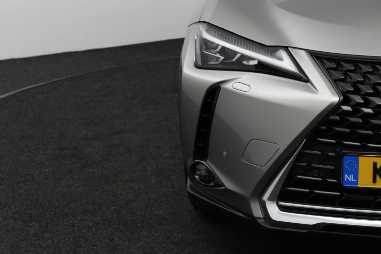 Lexus UX - 250h Executive Line 35
