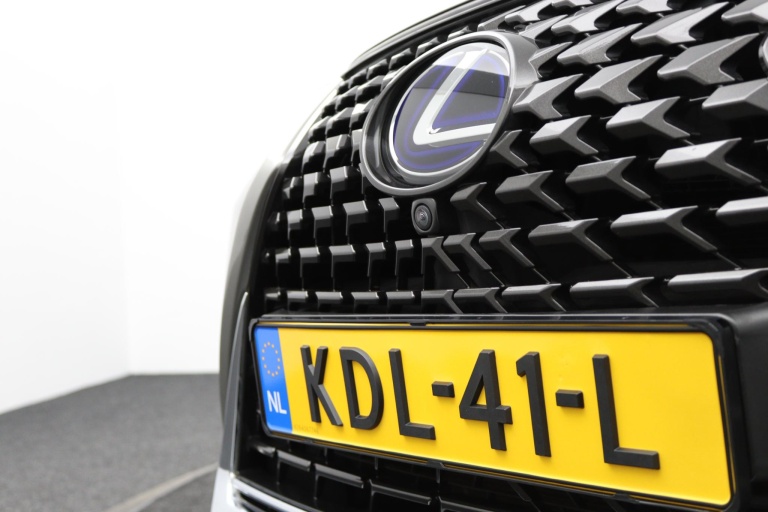 Lexus UX - 250h Executive Line 36