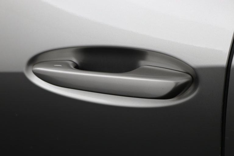 Lexus UX - 250h Executive Line 39