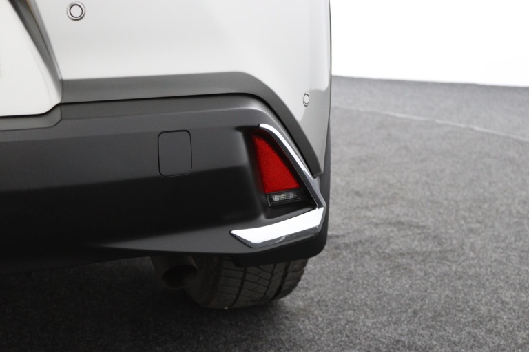 Lexus UX - 250h Executive Line 42