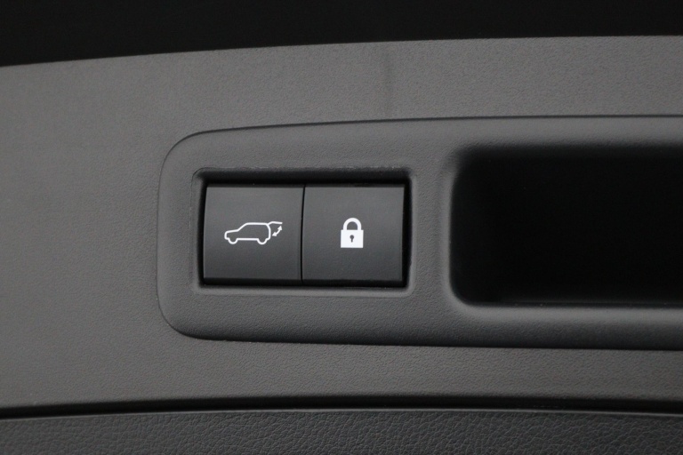 Lexus UX - 250h Executive Line 43