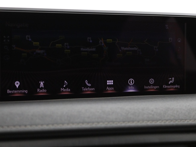 Lexus UX - 250h Executive Line