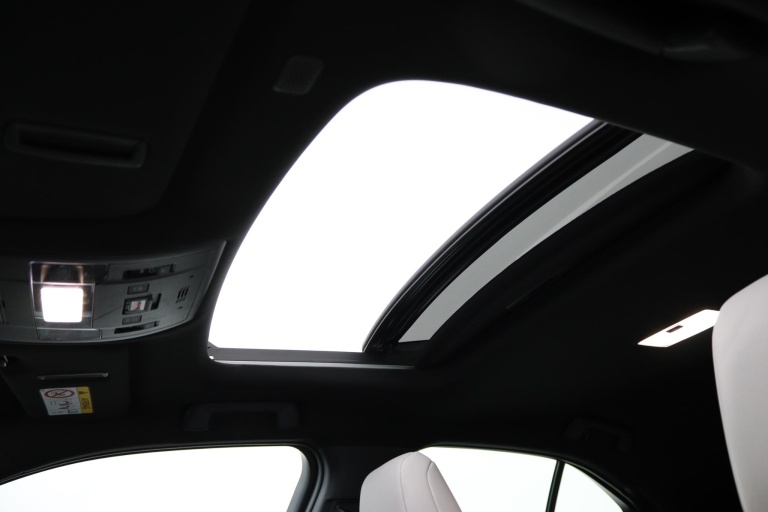 Lexus UX - 250h Executive Line 58