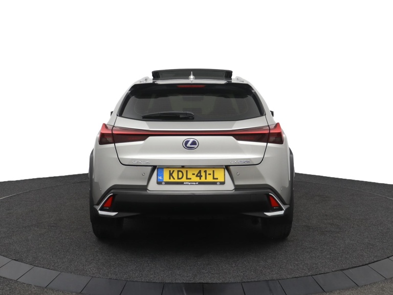 Lexus UX - 250h Executive Line 59