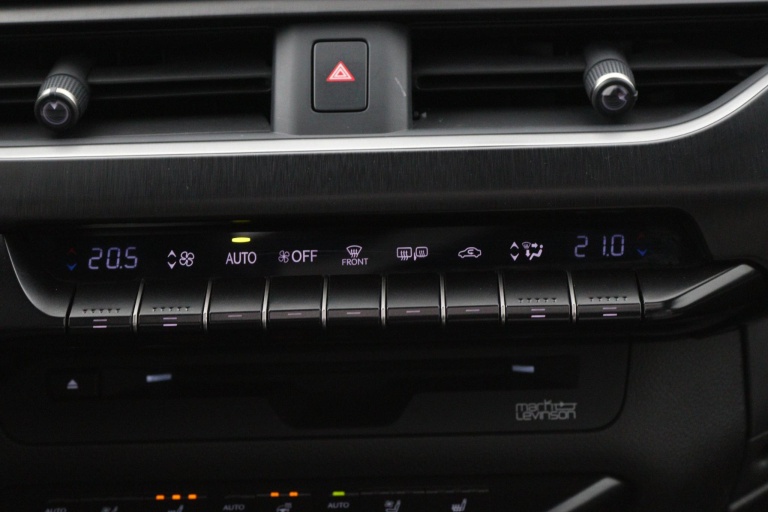 Lexus UX - 250h Executive Line 7