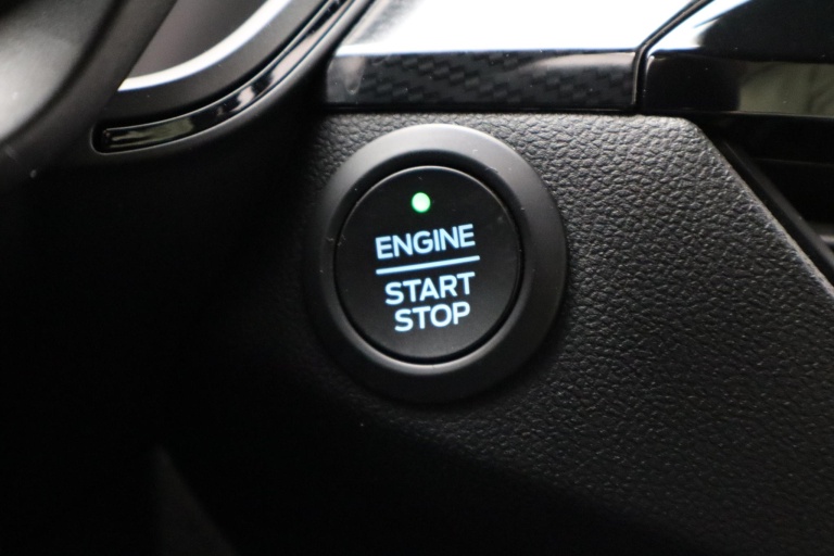 Ford Kuga - 2.5 PHEV ST-Line 18