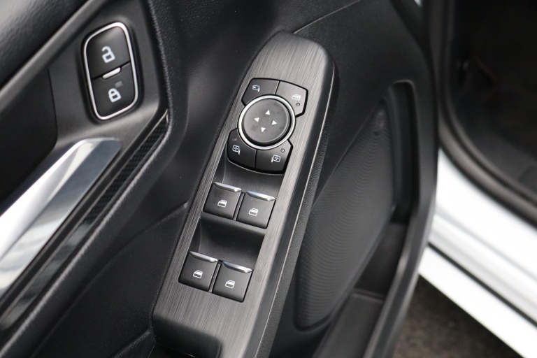 Ford Kuga - 2.5 PHEV ST-Line 27