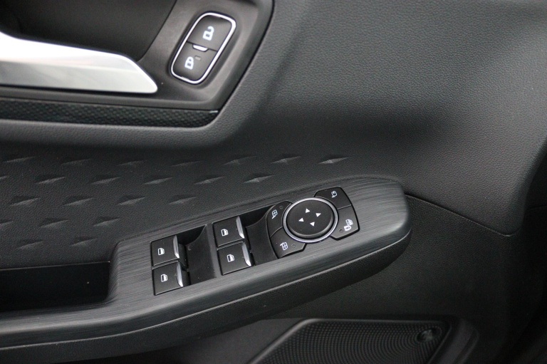 Ford Kuga - 2.5 PHEV ST-Line 23