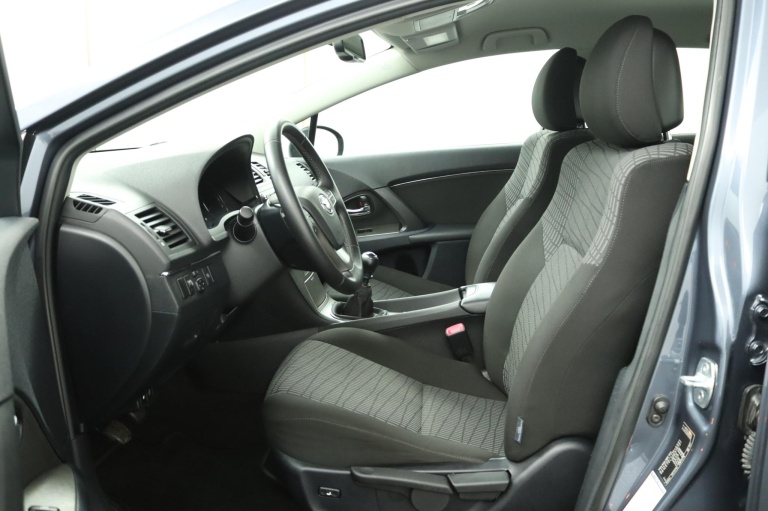 Toyota Avensis Wagon - 1.6 VVTi Comfort 14