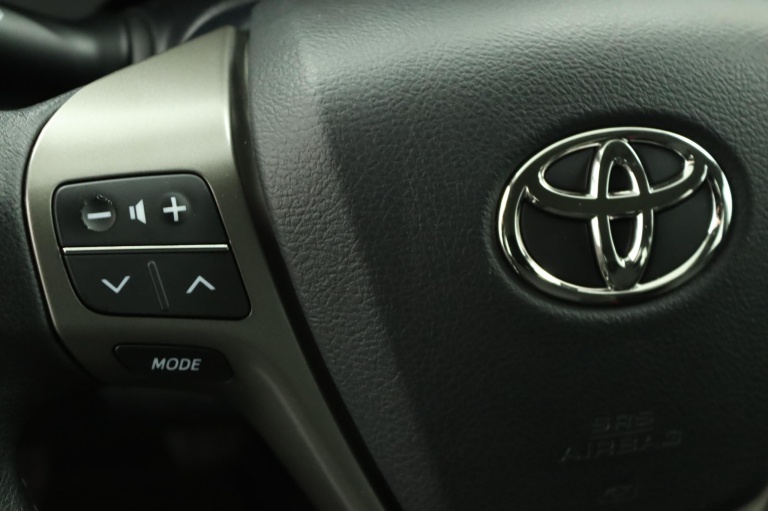 Toyota Avensis Wagon - 1.6 VVTi Comfort 17