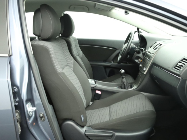 Toyota Avensis Wagon - 1.6 VVTi Comfort