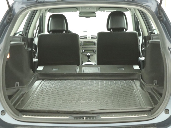 Toyota Avensis Wagon - 1.6 VVTi Comfort